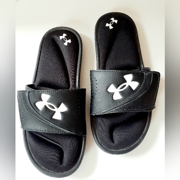 Under Armour Black and White Slide Sandals With Cushioned Insole Size 8 - Picture 2 of 5